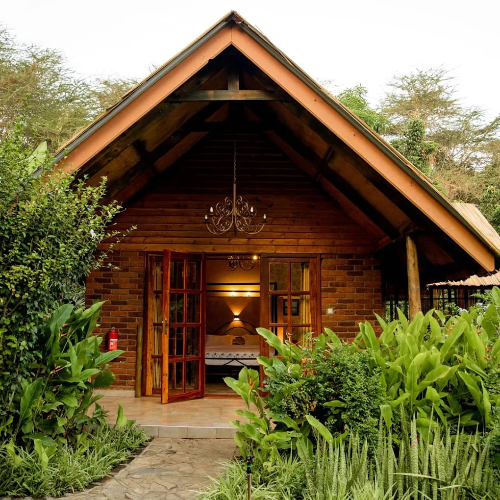 under_the_shade_safari_lodge