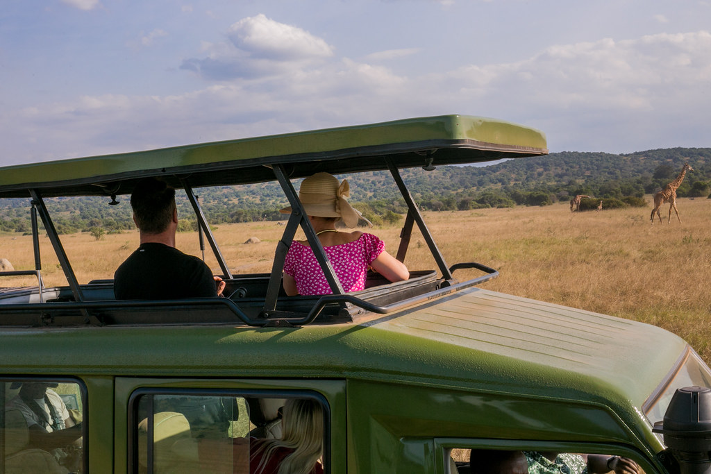 Toyota Land Cruiser Safari 4x4 Pop-up Roof