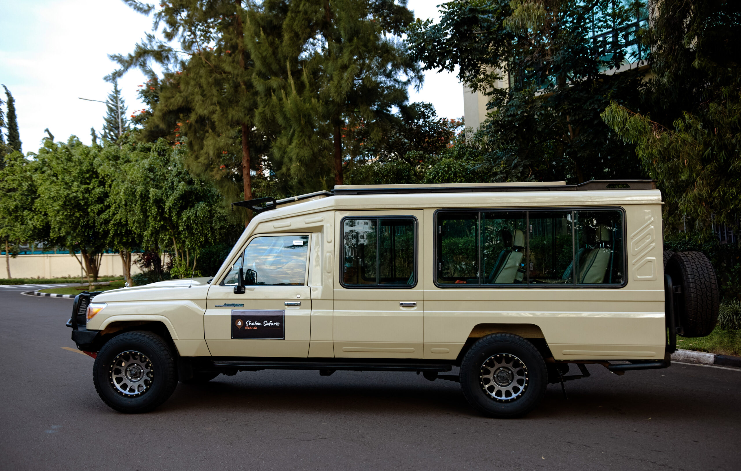 shalom safaris rwanda car rentel safari open roof