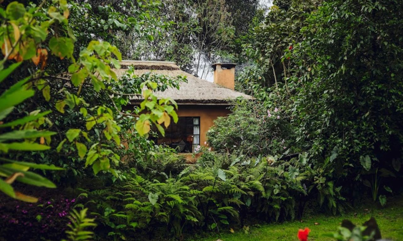 sambora kinigi lodge