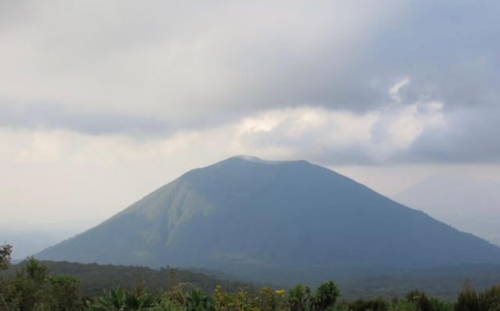 mount bisoke,volcanoes national park